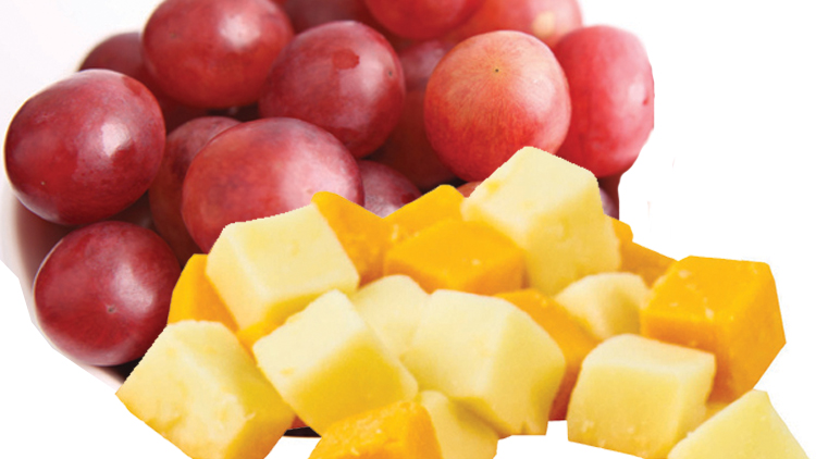 Picture of Fresh Cuts Seedless Grapes & Cheese Cubes